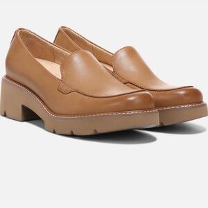 Naturalizer Tan Loafer Heels